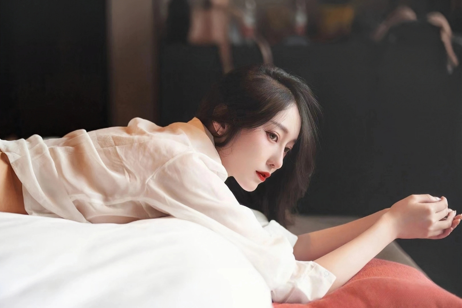 江西庐山“蓝调时刻”暑夏景象如梦幻化